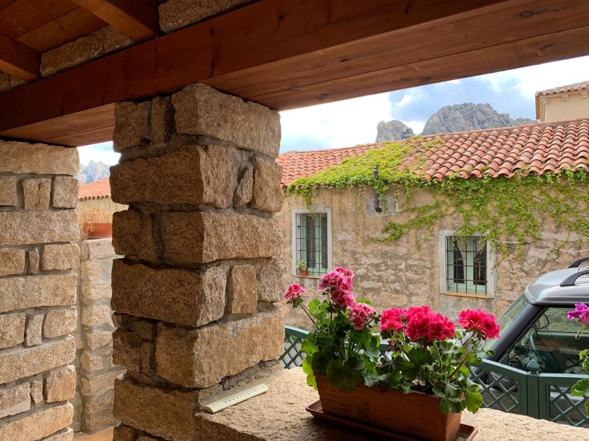 Casa Nel Borgo Di San Pantaleo Villa Exterior foto